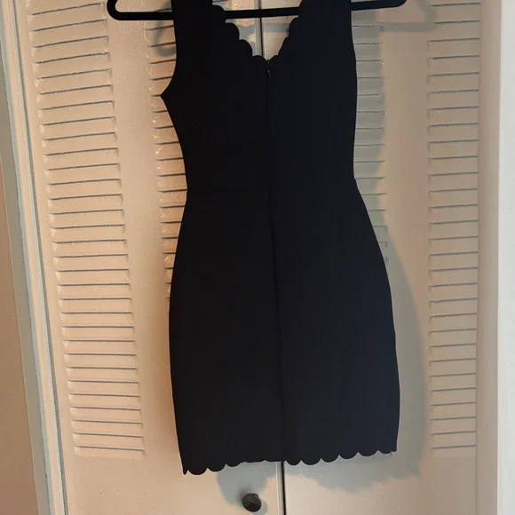 Topshop Black Scalloped Mini Dress - Picture 7 of 8